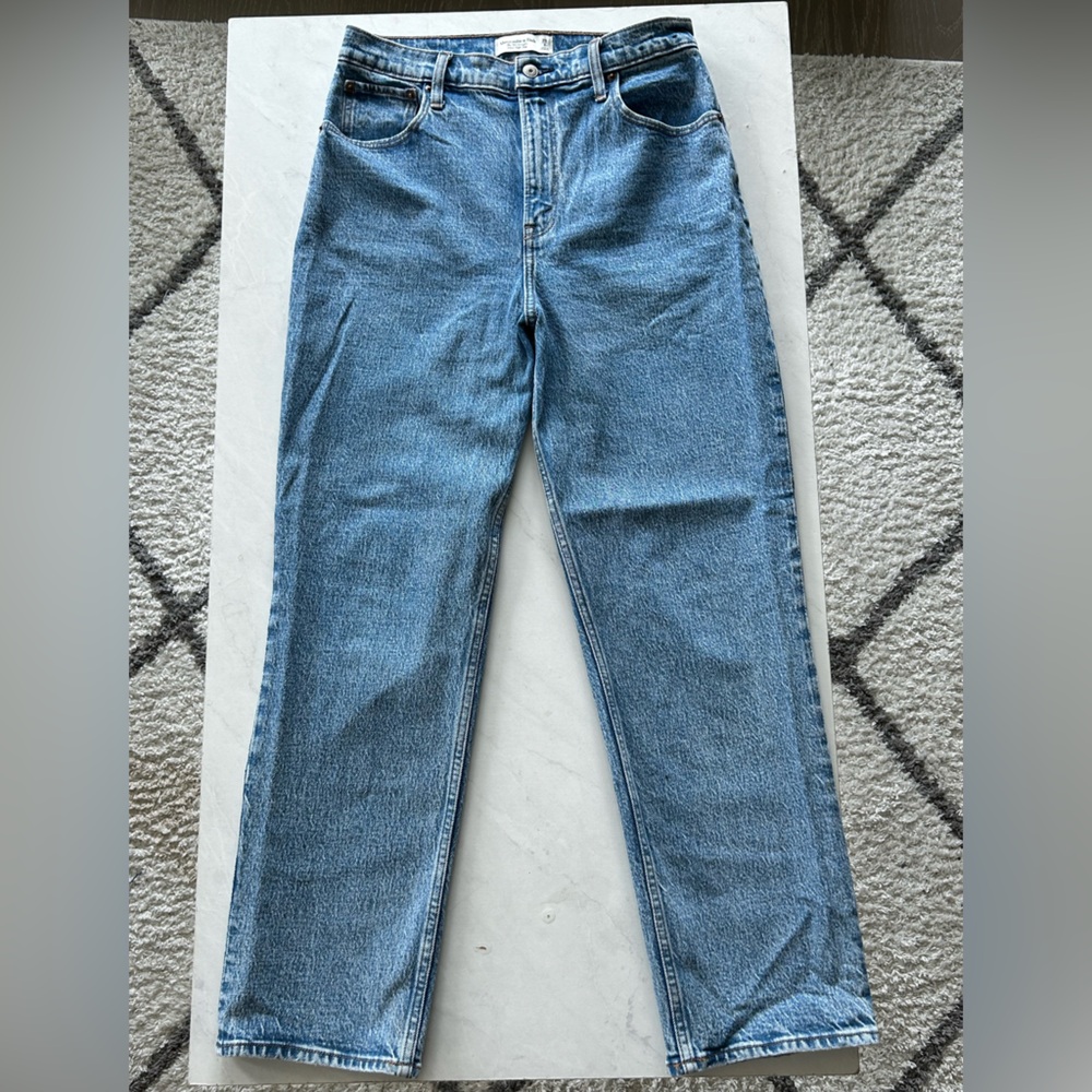 Abercrombie & Fitch Curve Love Ultra High Rise 90s Straight Jean